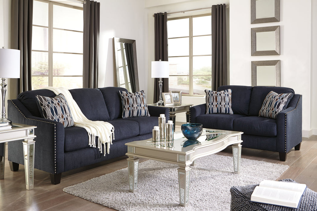 Creeal Heights Loveseat - Affordable Home Luxury