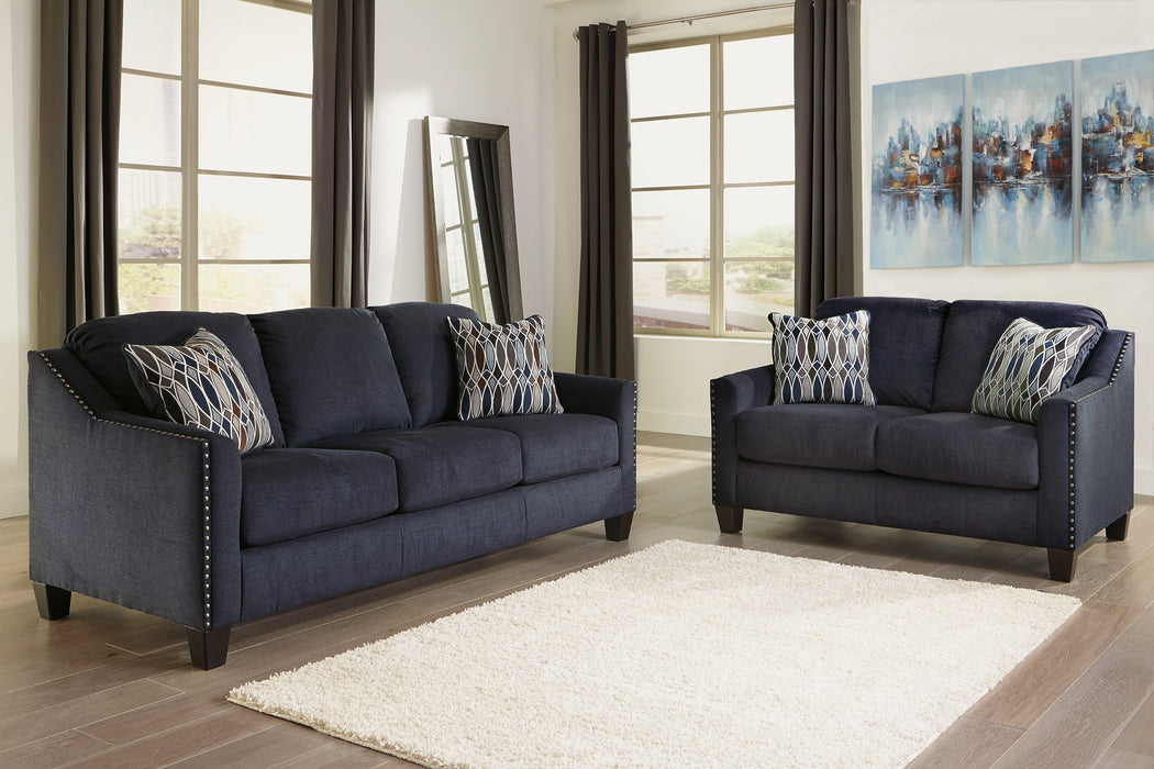 Creeal Heights Loveseat - Affordable Home Luxury