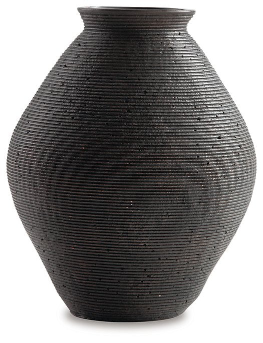 Hannela Vase - Affordable Home Luxury