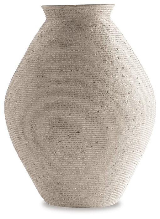 Hannela Vase - Affordable Home Luxury