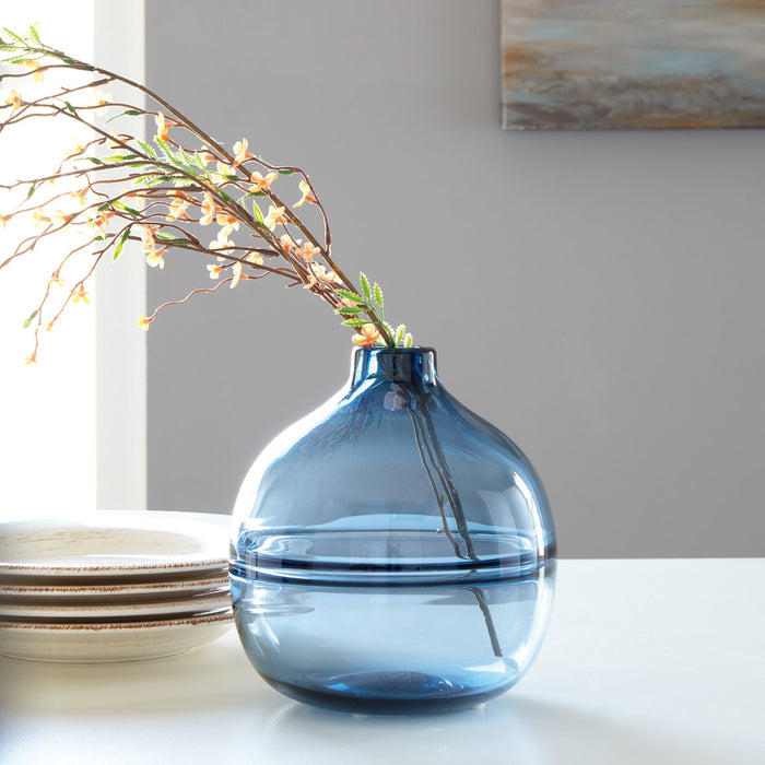 Lemmitt Vase - Affordable Home Luxury