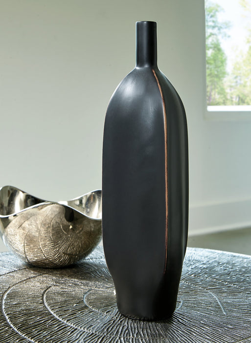 Rhaveney Vase - Affordable Home Luxury