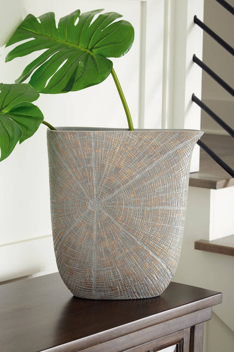 Ardenley Vase - Affordable Home Luxury