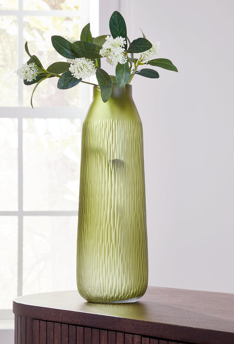 Scottyard Vase - Affordable Home Luxury