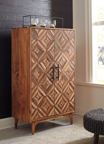 Gabinwell Accent Cabinet - Affordable Home Luxury