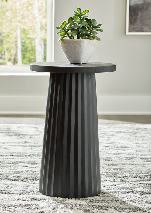 Ceilby Accent Table - Affordable Home Luxury