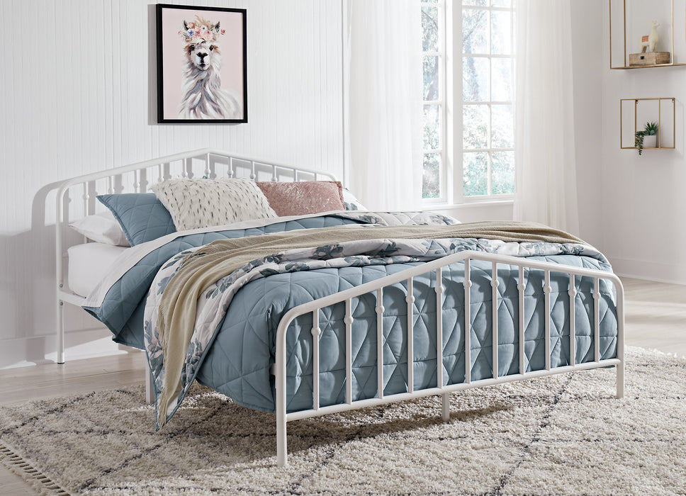 Trentlore Bed - Affordable Home Luxury