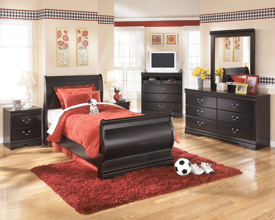 Huey Vineyard Dresser - Affordable Home Luxury