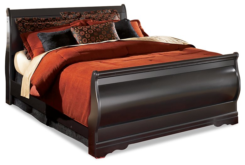 Huey Vineyard Bedroom Set