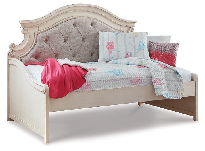 Realyn Bed - Affordable Home Luxury