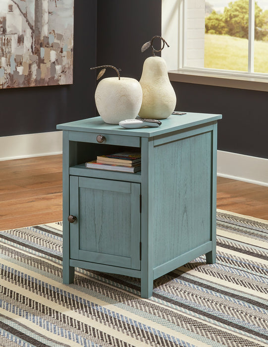 Treytown Chairside End Table - Affordable Home Luxury