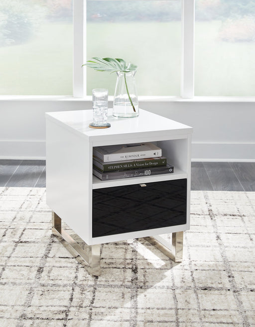 Gardoni Chairside End Table - Affordable Home Luxury